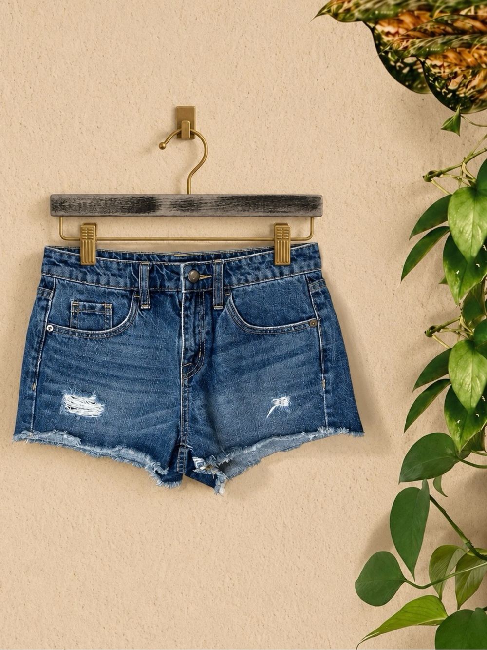 Mossimo Retro High Rise Distressed Raw Hem Denim Short Shorts Size 2/26 Y2K